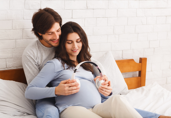 Rolul tatălui în sarcină – 5 moduri în care poate ajuta