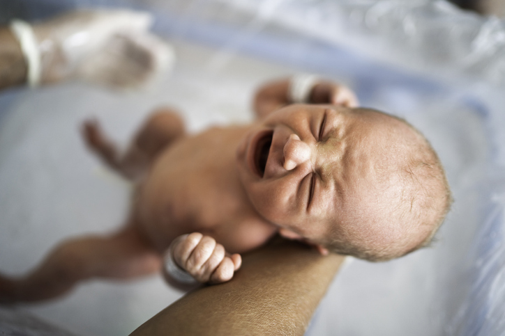 Îngrijirea nou-născutului: prima zi din viața unui bebeluș